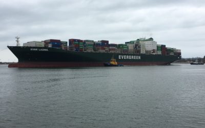 Manobra inaugural na nova Bacia de Evolução é acompanhada na Marina Itajaí